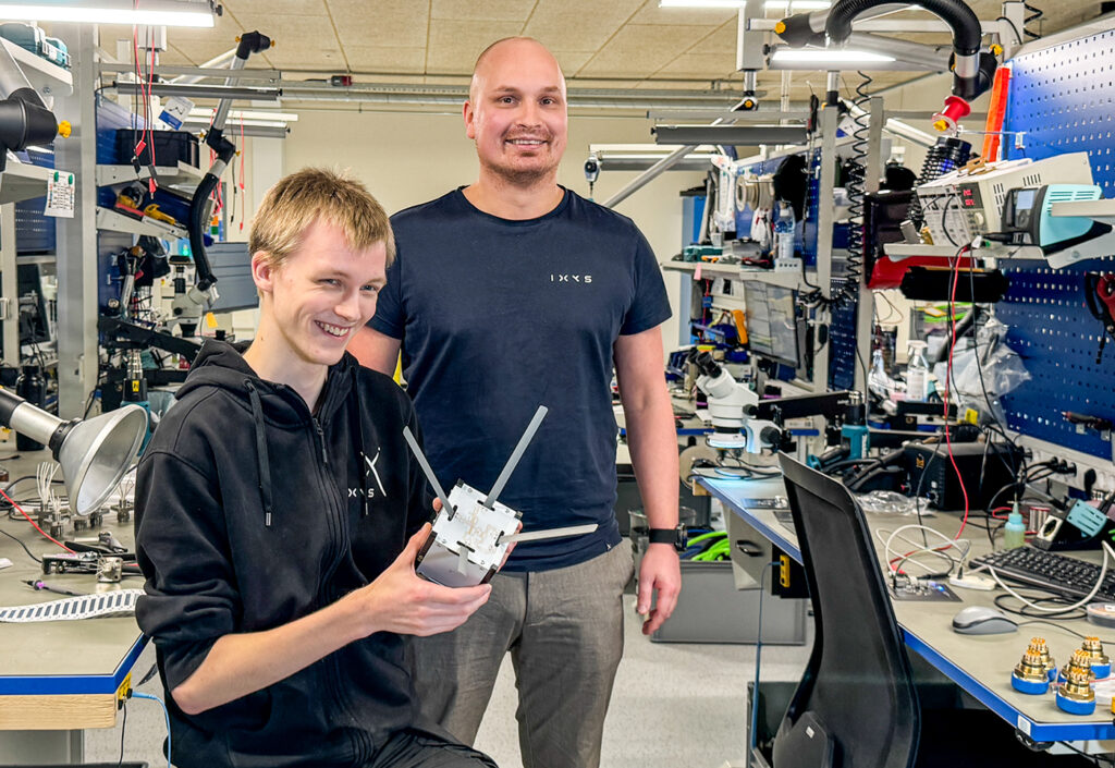 Ixys deliver CubeSats to Andøya Space for the GHIOST project.