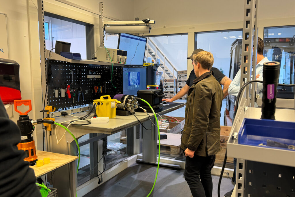 Testing of IK Subnsea control system at Ixys.