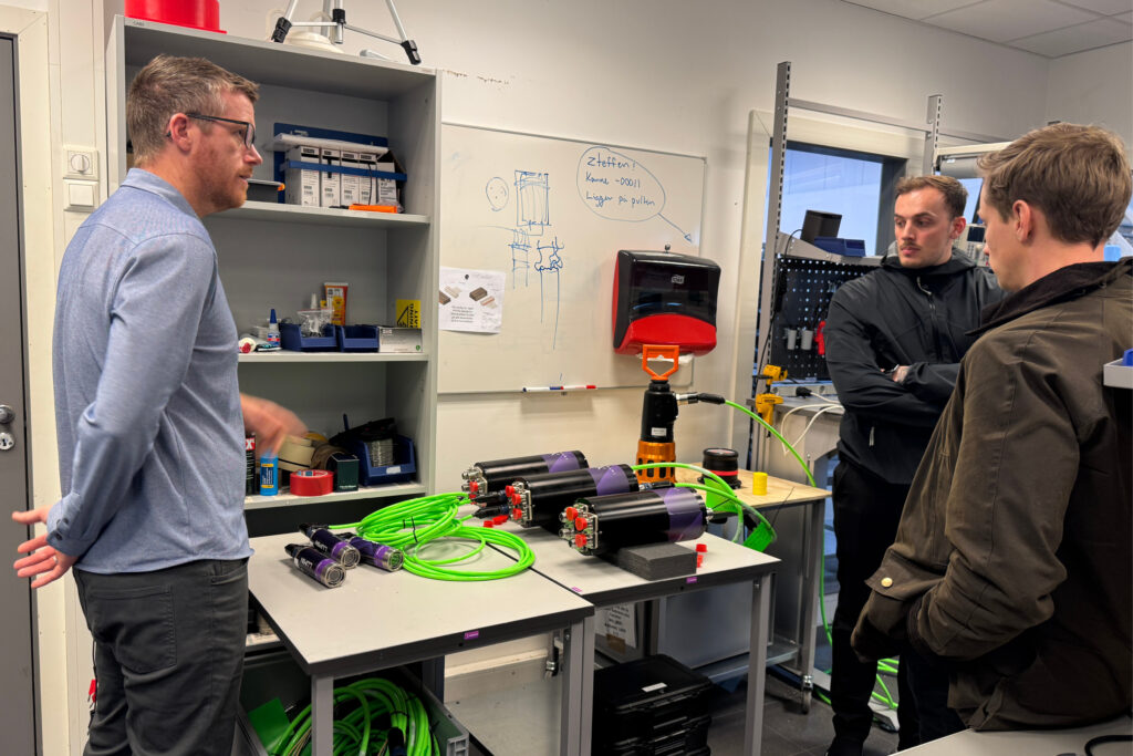 Testing of IK Subnsea control system at Ixys.