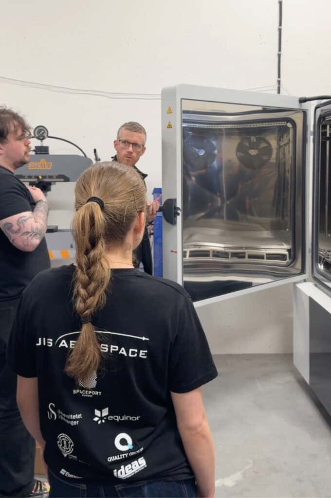 UiS Aerospace visit Ixys AS